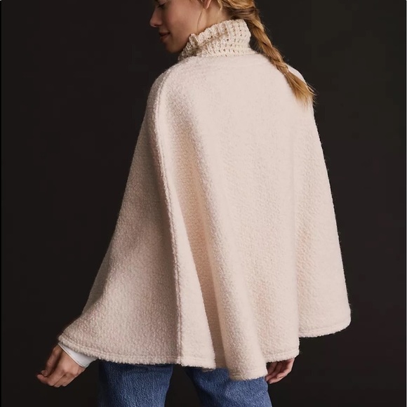 NWT - Anthropologie Classic Cable Knit Lined Turtleneck Shawl - Picture 4 of 4